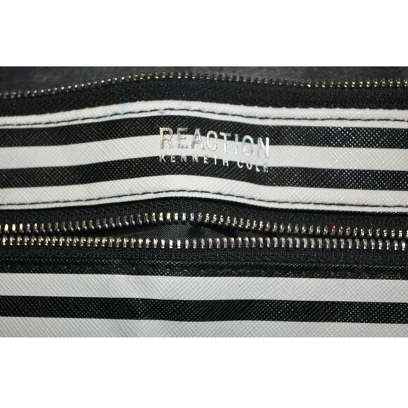 Reaction Kenneth Cole black & white stripe 2 pocket clutch or makeup bag (21G) - Picture 2 of 8